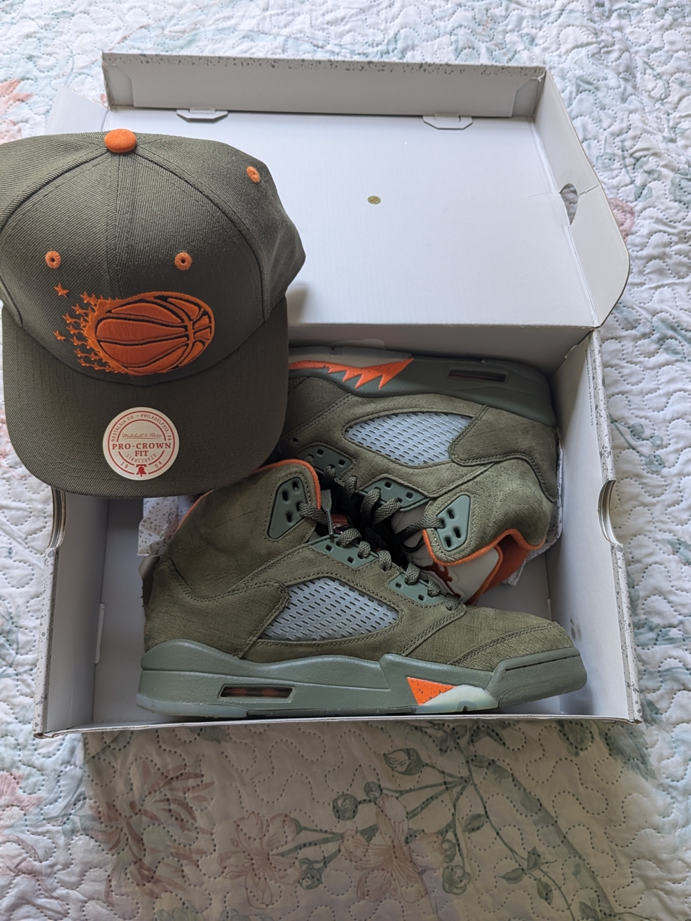 Olive Green and Orange Men's Snapback Hat and Sneaker Set